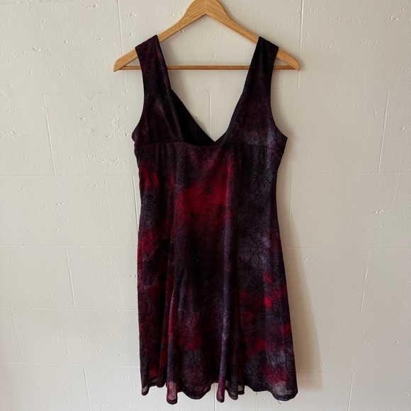 Y2K Red and Black Embroidered Sleeveless Dress with Sparkles - Picture 8 of 9